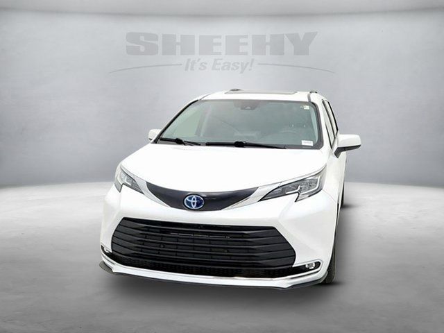 2023 Toyota Sienna XLE