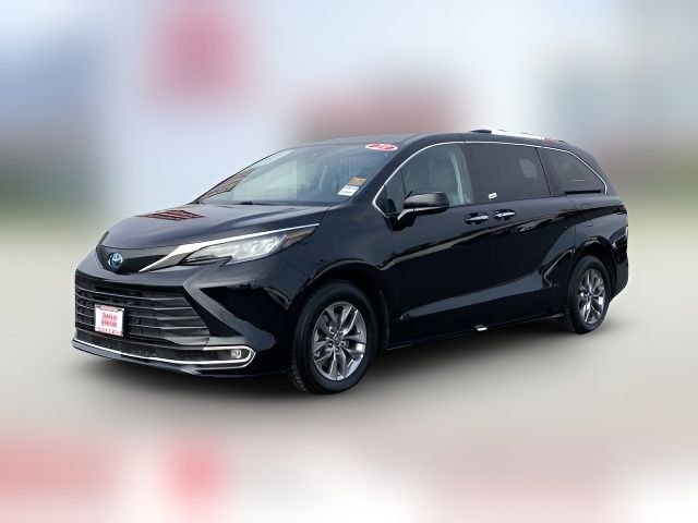 2023 Toyota Sienna XLE