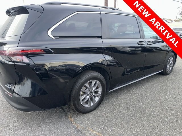 2023 Toyota Sienna XLE