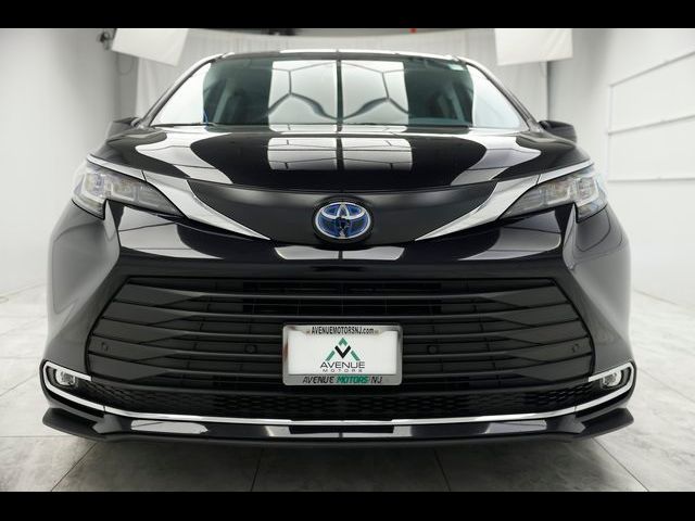 2023 Toyota Sienna XLE