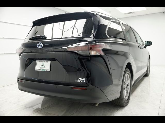 2023 Toyota Sienna XLE