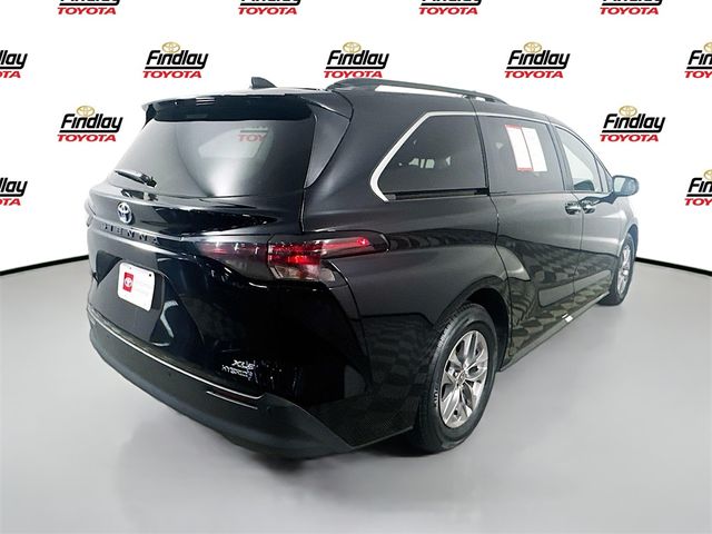 2023 Toyota Sienna XLE