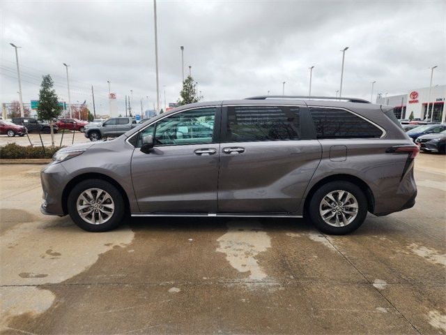 2023 Toyota Sienna XLE