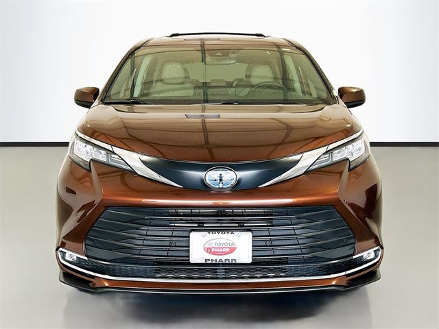 2023 Toyota Sienna XLE