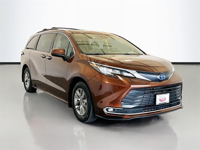 2023 Toyota Sienna XLE