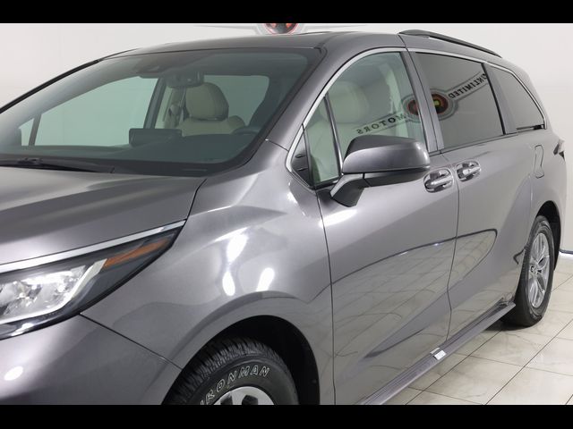 2023 Toyota Sienna XLE