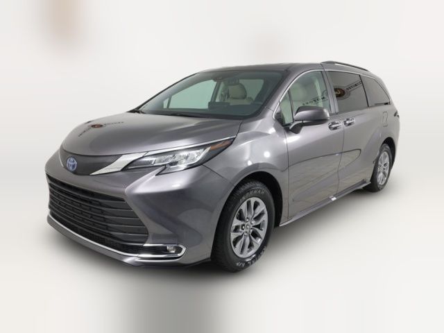 2023 Toyota Sienna XLE