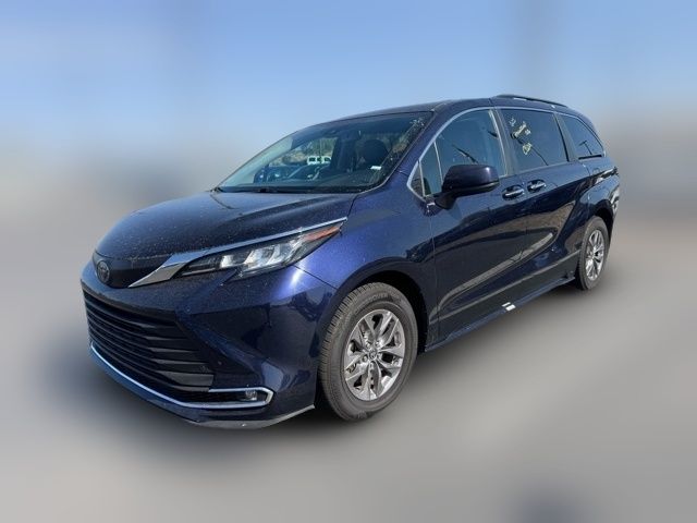 2023 Toyota Sienna XLE