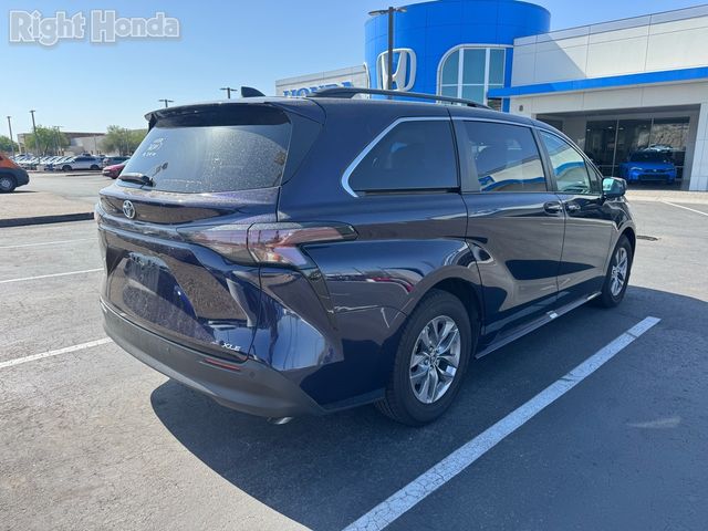 2023 Toyota Sienna XLE