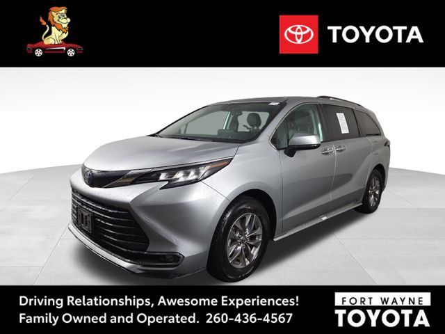 2023 Toyota Sienna XLE