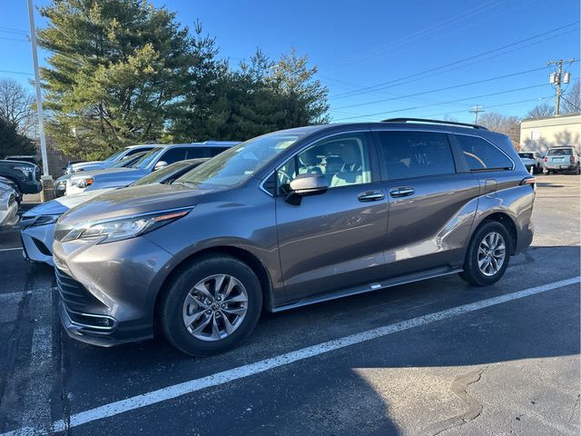 2023 Toyota Sienna XLE