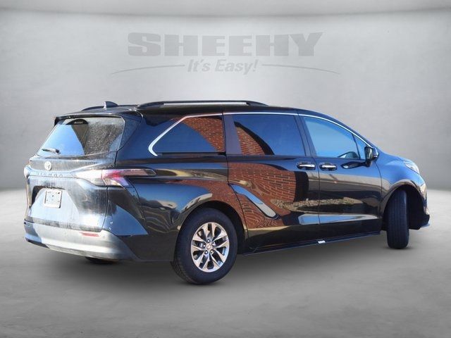 2023 Toyota Sienna XLE