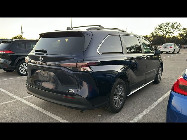 2023 Toyota Sienna XLE