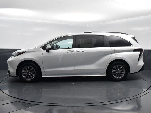 2023 Toyota Sienna XLE