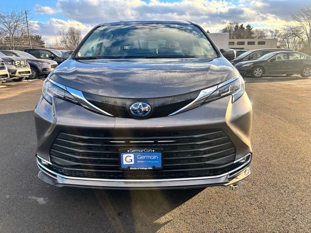 2023 Toyota Sienna XLE