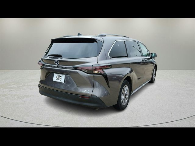 2023 Toyota Sienna XLE