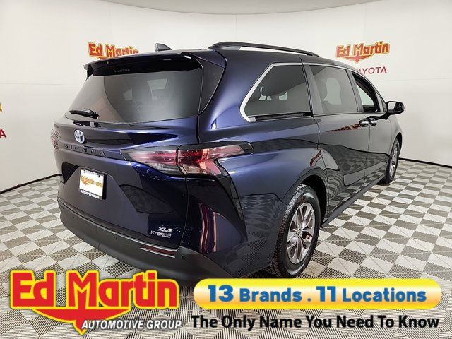 2023 Toyota Sienna XLE