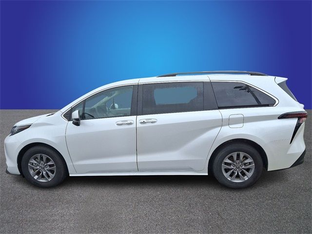 2023 Toyota Sienna XLE
