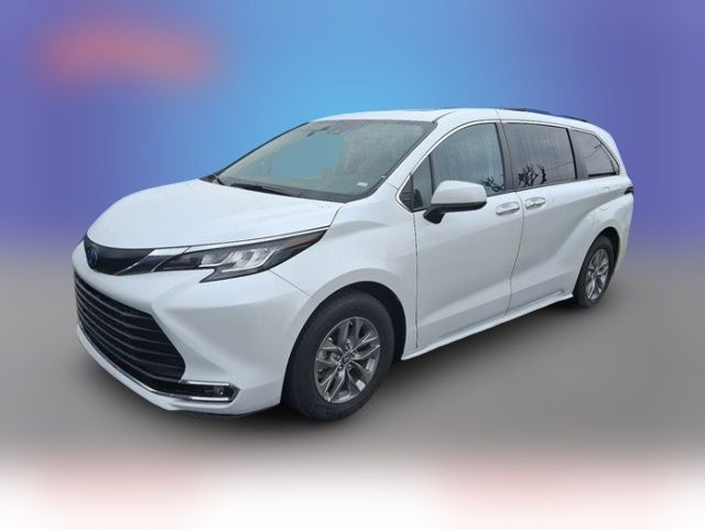 2023 Toyota Sienna XLE