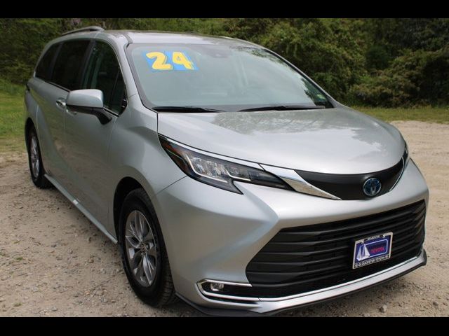 2023 Toyota Sienna XLE