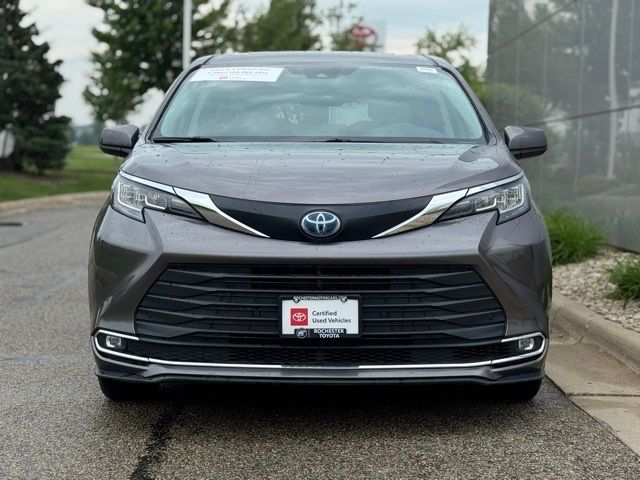 2023 Toyota Sienna XLE