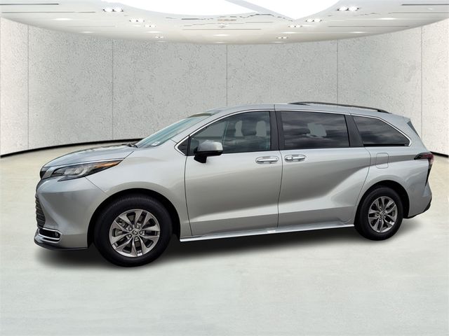 2023 Toyota Sienna XLE