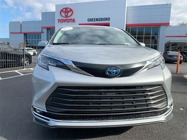 2023 Toyota Sienna XLE