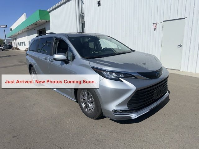 2023 Toyota Sienna XLE