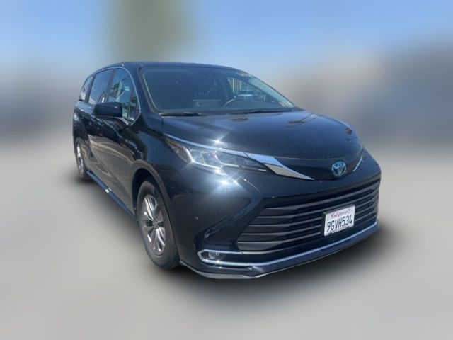 2023 Toyota Sienna XLE