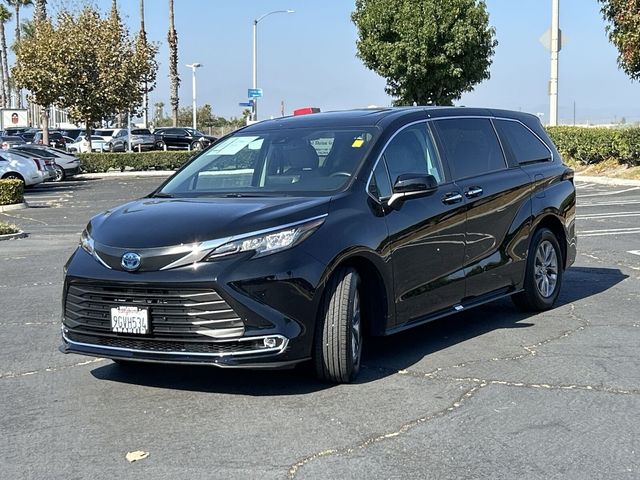 2023 Toyota Sienna XLE