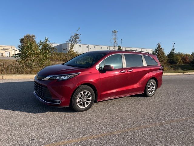 2023 Toyota Sienna XLE