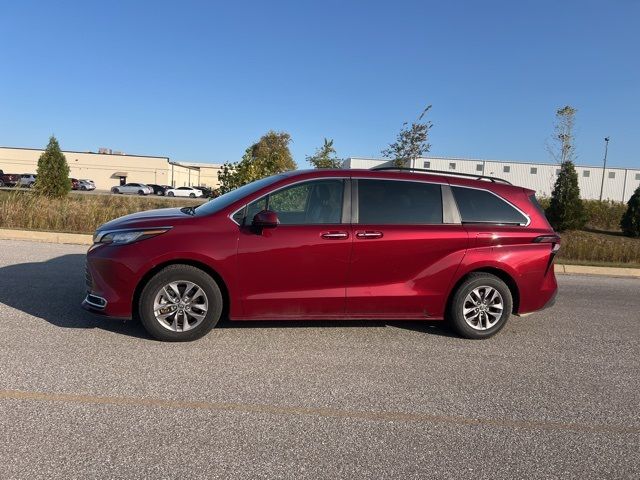 2023 Toyota Sienna XLE