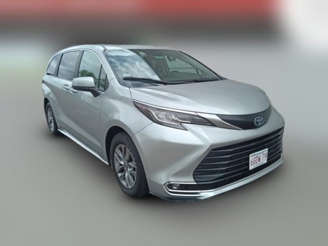 2023 Toyota Sienna XLE
