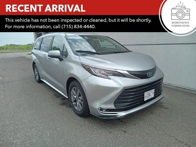 2023 Toyota Sienna XLE