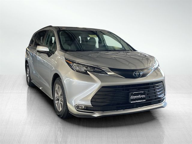 2023 Toyota Sienna XLE