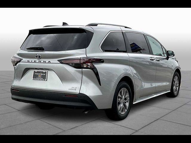 2023 Toyota Sienna XLE