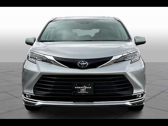 2023 Toyota Sienna XLE
