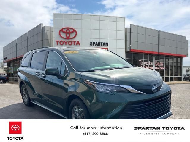 2023 Toyota Sienna XLE