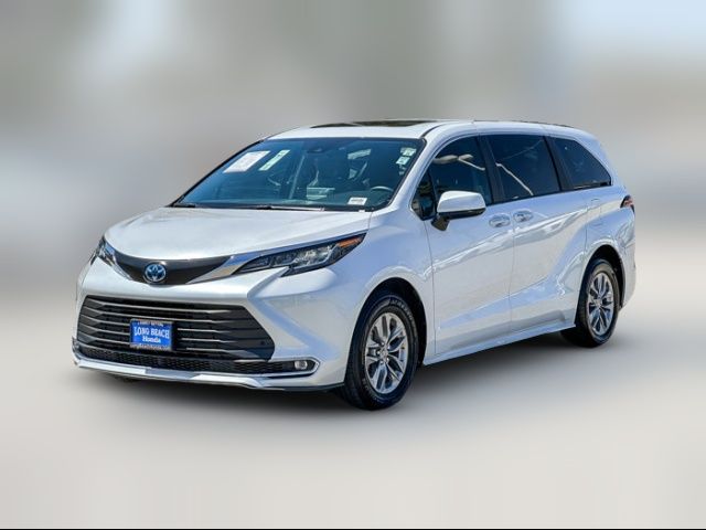2023 Toyota Sienna XLE