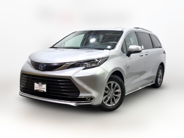 2023 Toyota Sienna XLE