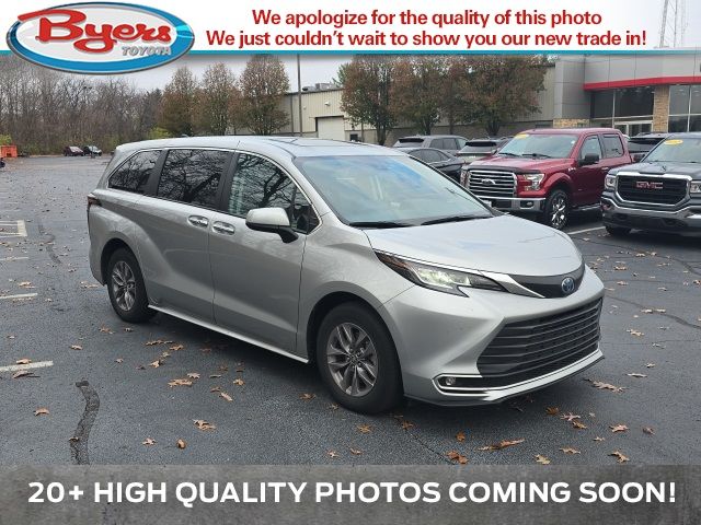 2023 Toyota Sienna XLE