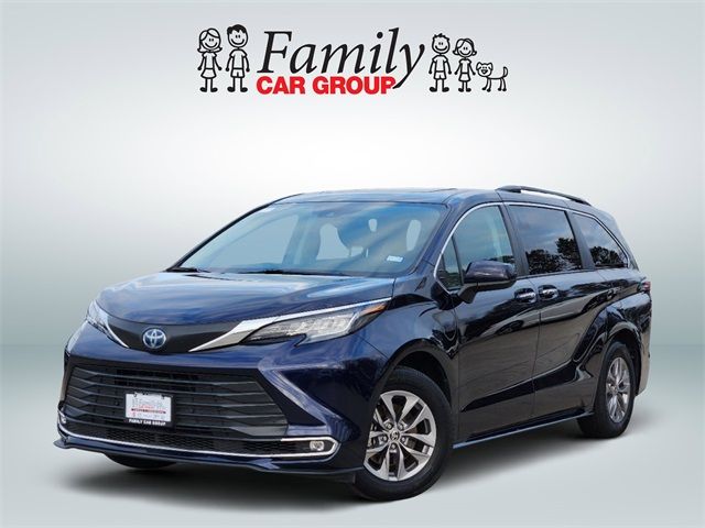 2023 Toyota Sienna XLE