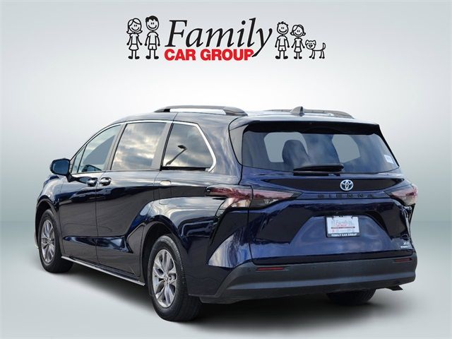 2023 Toyota Sienna XLE