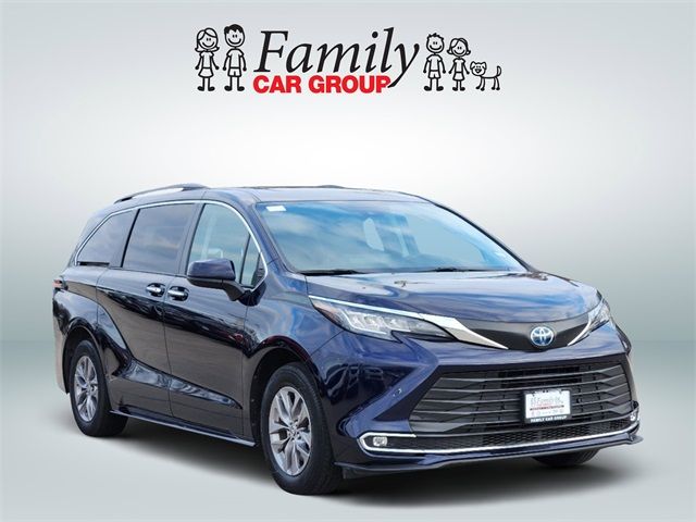 2023 Toyota Sienna XLE