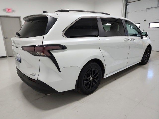 2023 Toyota Sienna XLE