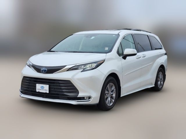 2023 Toyota Sienna XLE