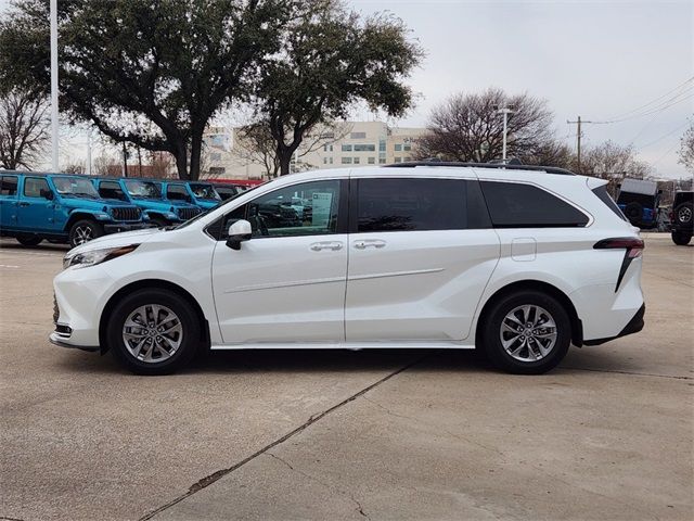 2023 Toyota Sienna XLE