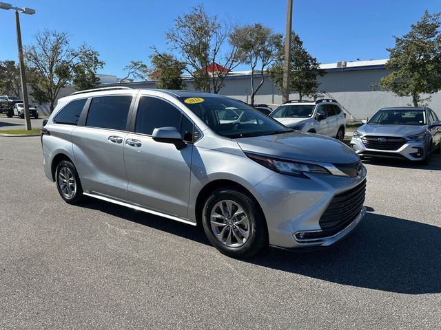 2023 Toyota Sienna XLE