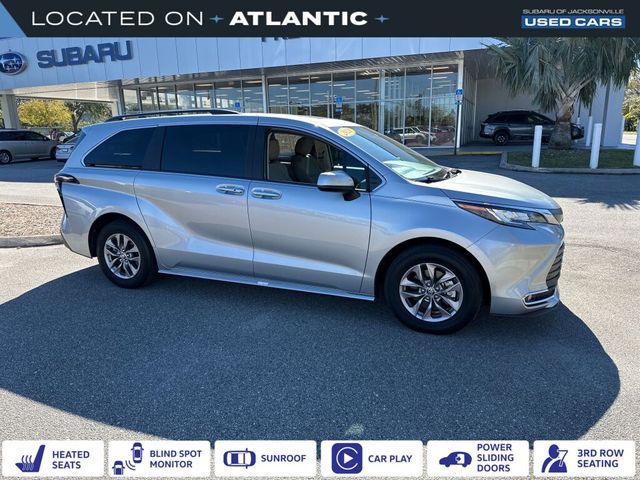 2023 Toyota Sienna XLE