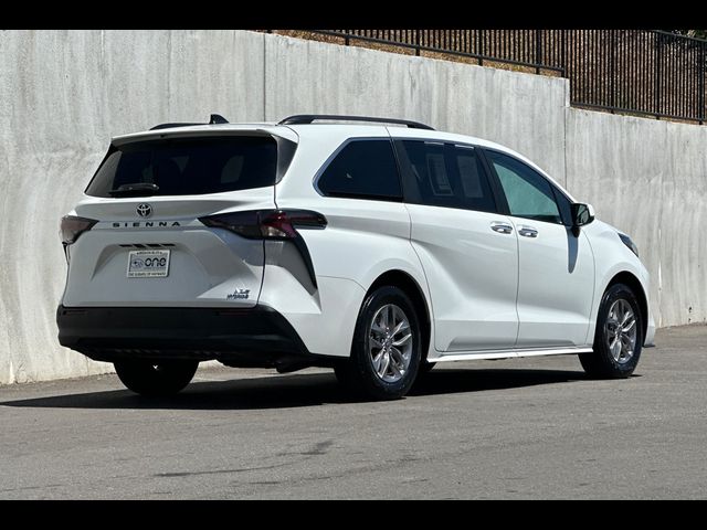 2023 Toyota Sienna XLE